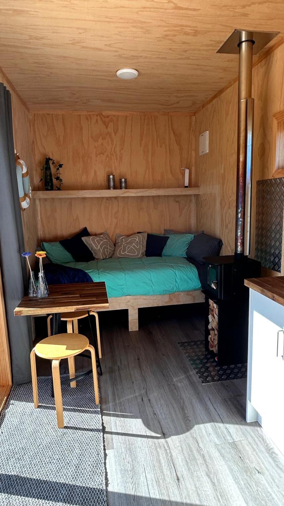 Cosy Tiny Container Cabin Carterton Eksteriør bilde